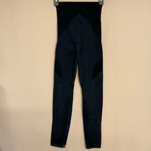 LNDR Spectrum HR 7/8 Leggings, Size XS/S Color Teal/ Navy blue